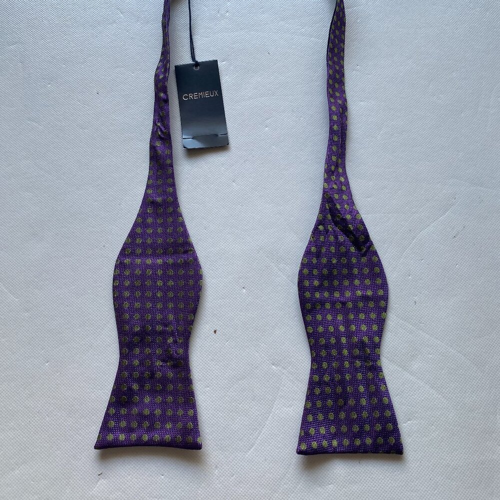 NEW- Daniel Cremieux Bowtie Bow Tie Adjustable Silk - Purple Polka Dot - A202